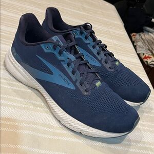 Brooks Launch 8 Men’s Sneakers size 10.5